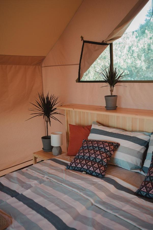 Готель Glamping Mandra Kanev Leplyavo Екстер'єр фото